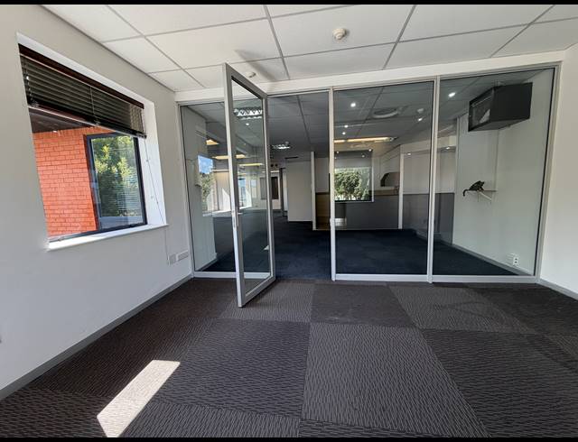 260M² OFFICE TO LET IN BEDFORDVIEW